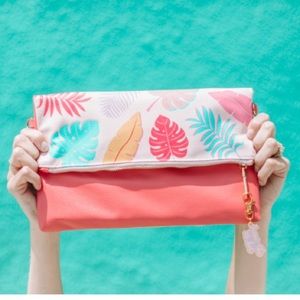 studio diy | can’t clutch this tropical floral leaf coral teal bag